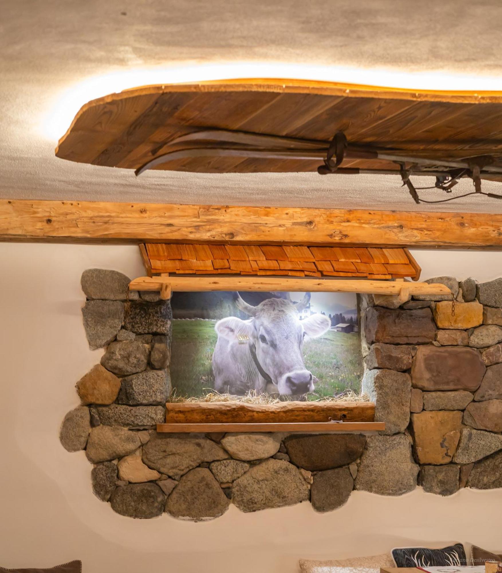 Hotel Majon De La Nona Pozza di Fassa Exterior foto