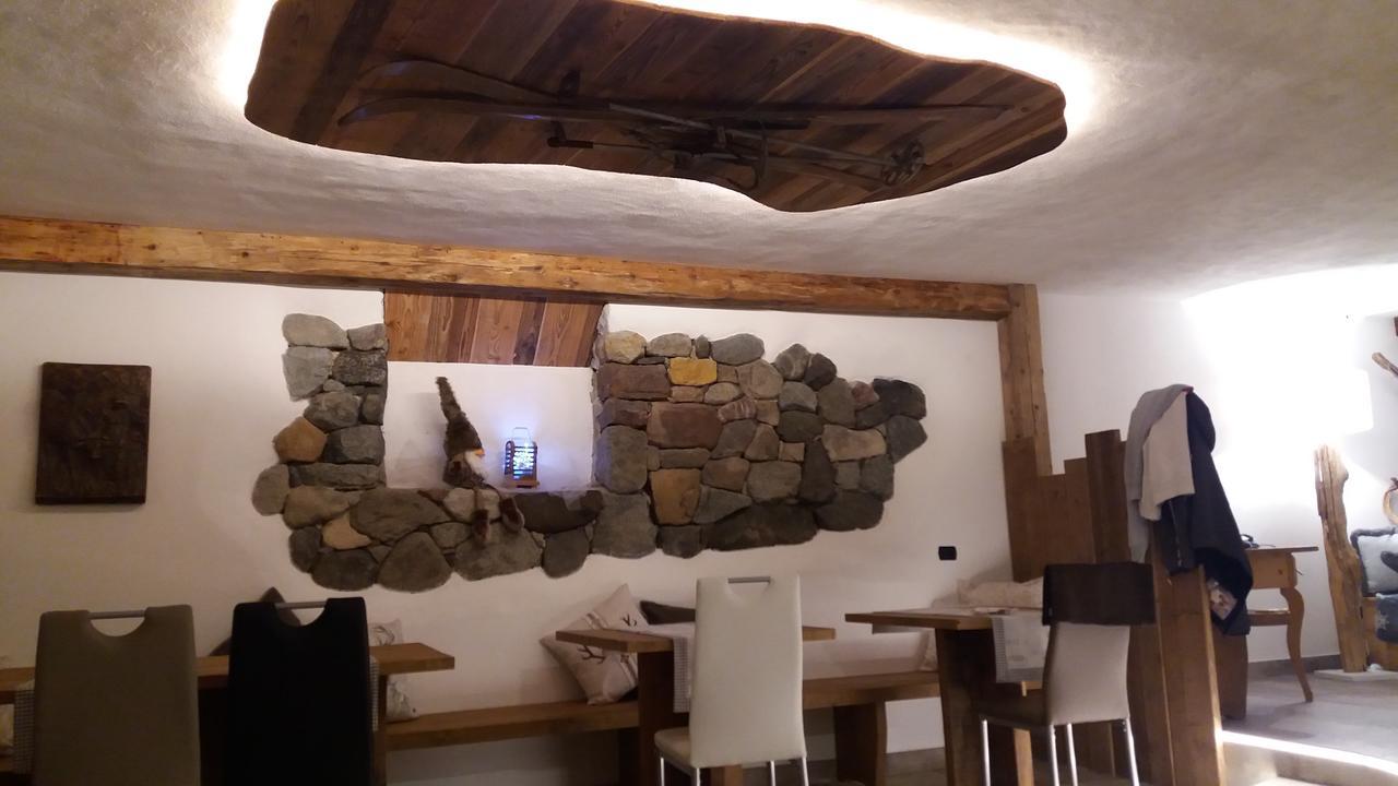 Hotel Majon De La Nona Pozza di Fassa Exterior foto
