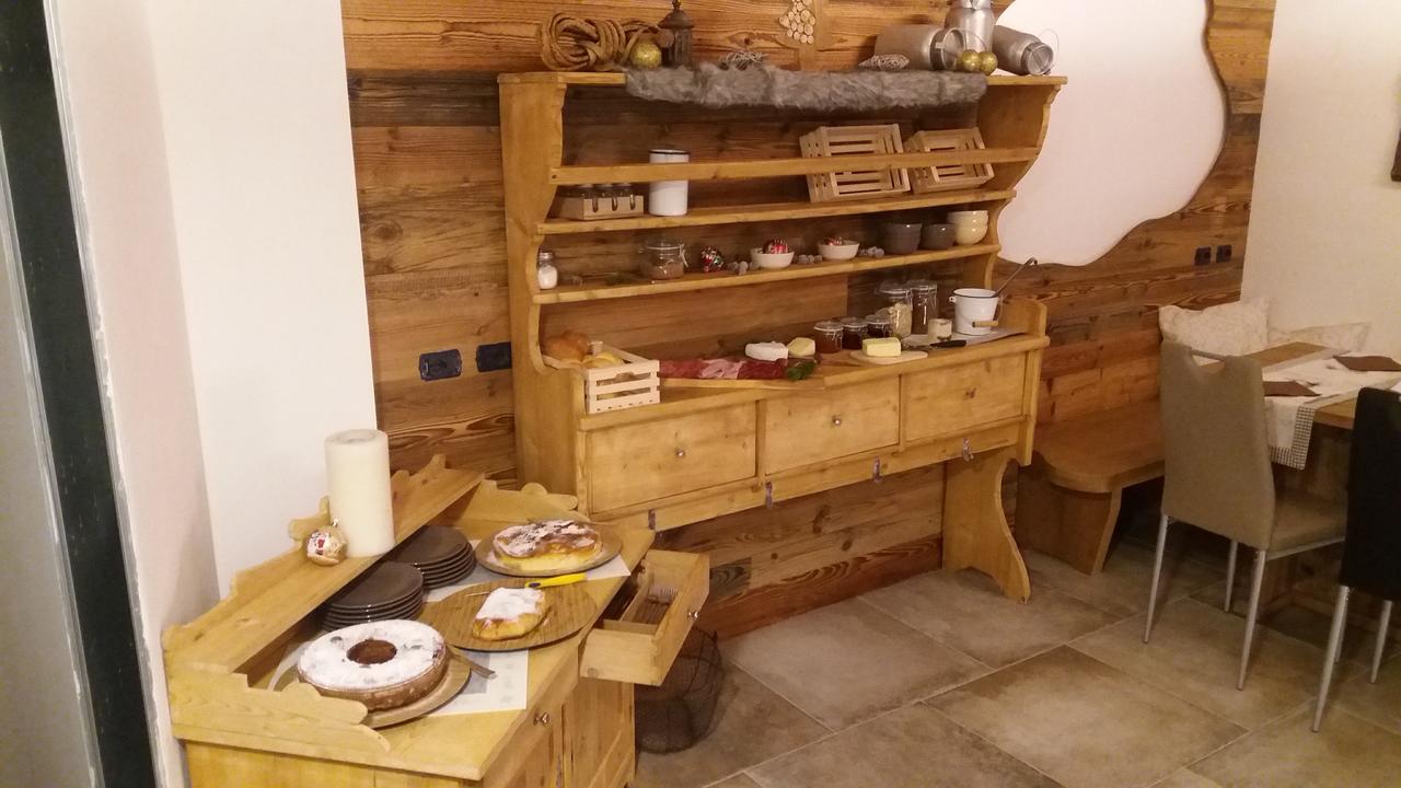 Hotel Majon De La Nona Pozza di Fassa Exterior foto