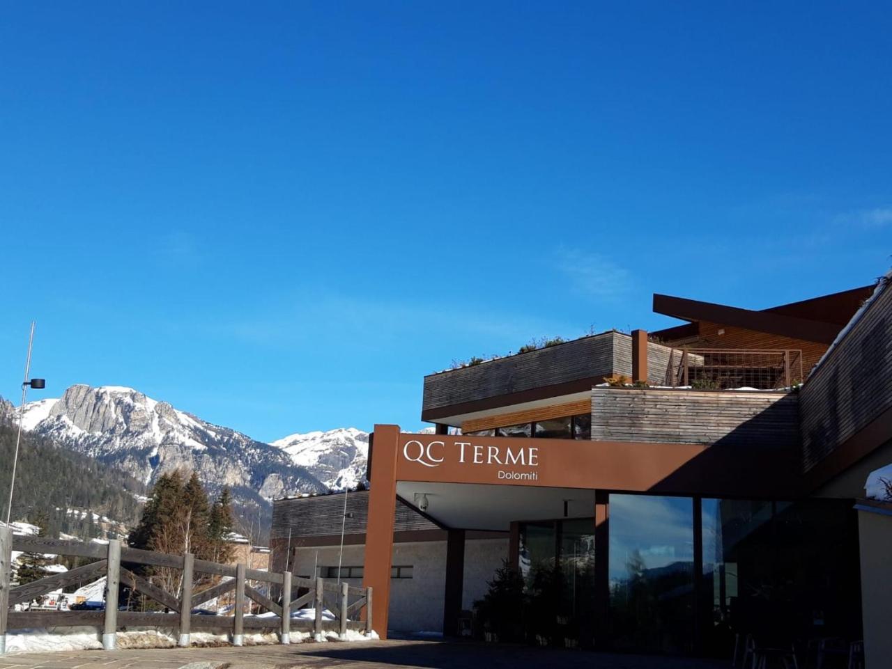 Hotel Majon De La Nona Pozza di Fassa Exterior foto